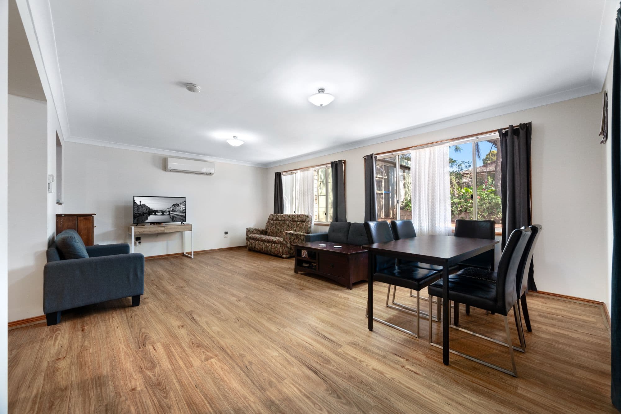 21 Fitzgibbon Lane, Rosemeadow NSW 2560, Rosemeadow - Thumbnail 4