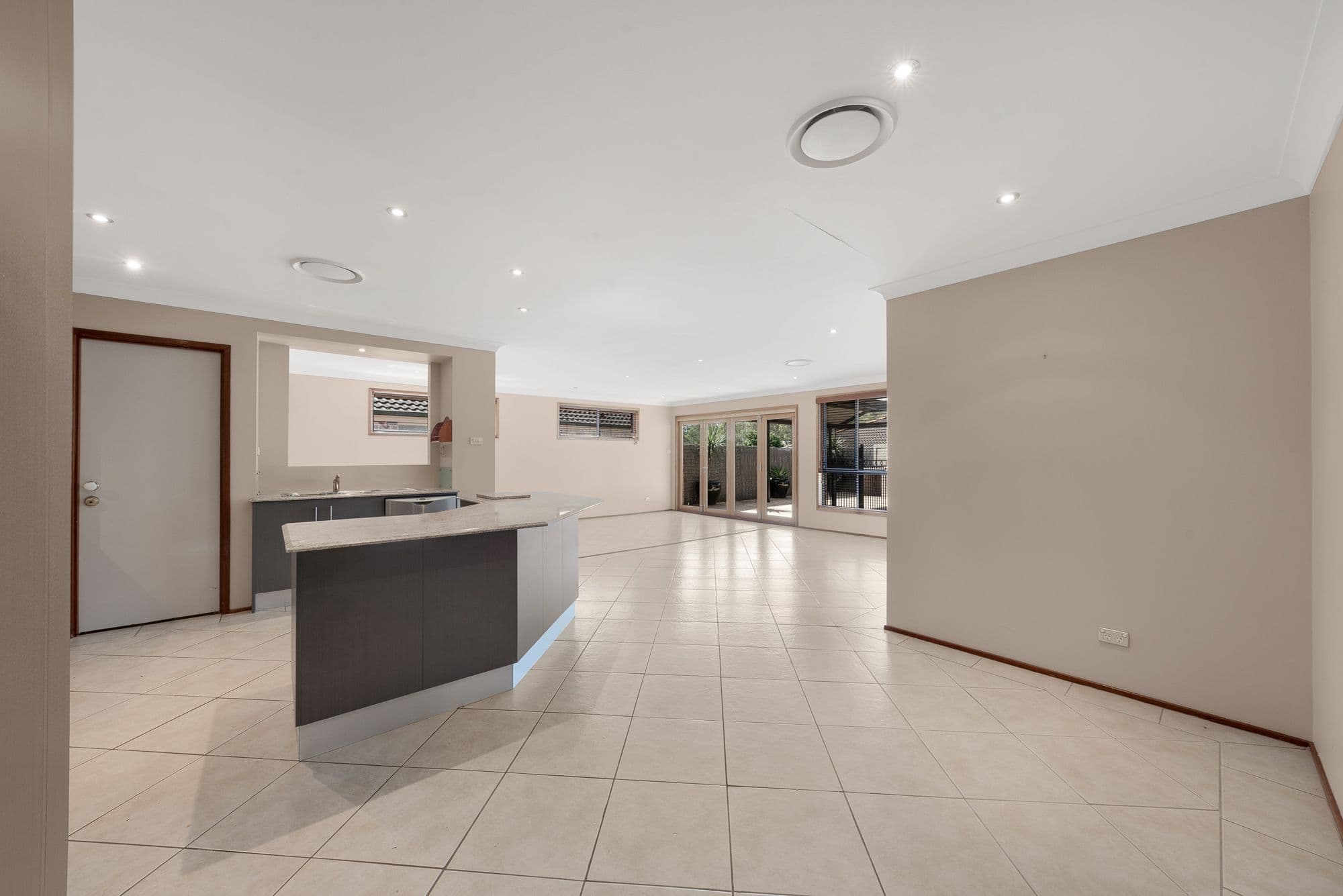 11 Cyperus Place, Glenmore Park - Thumbnail 3