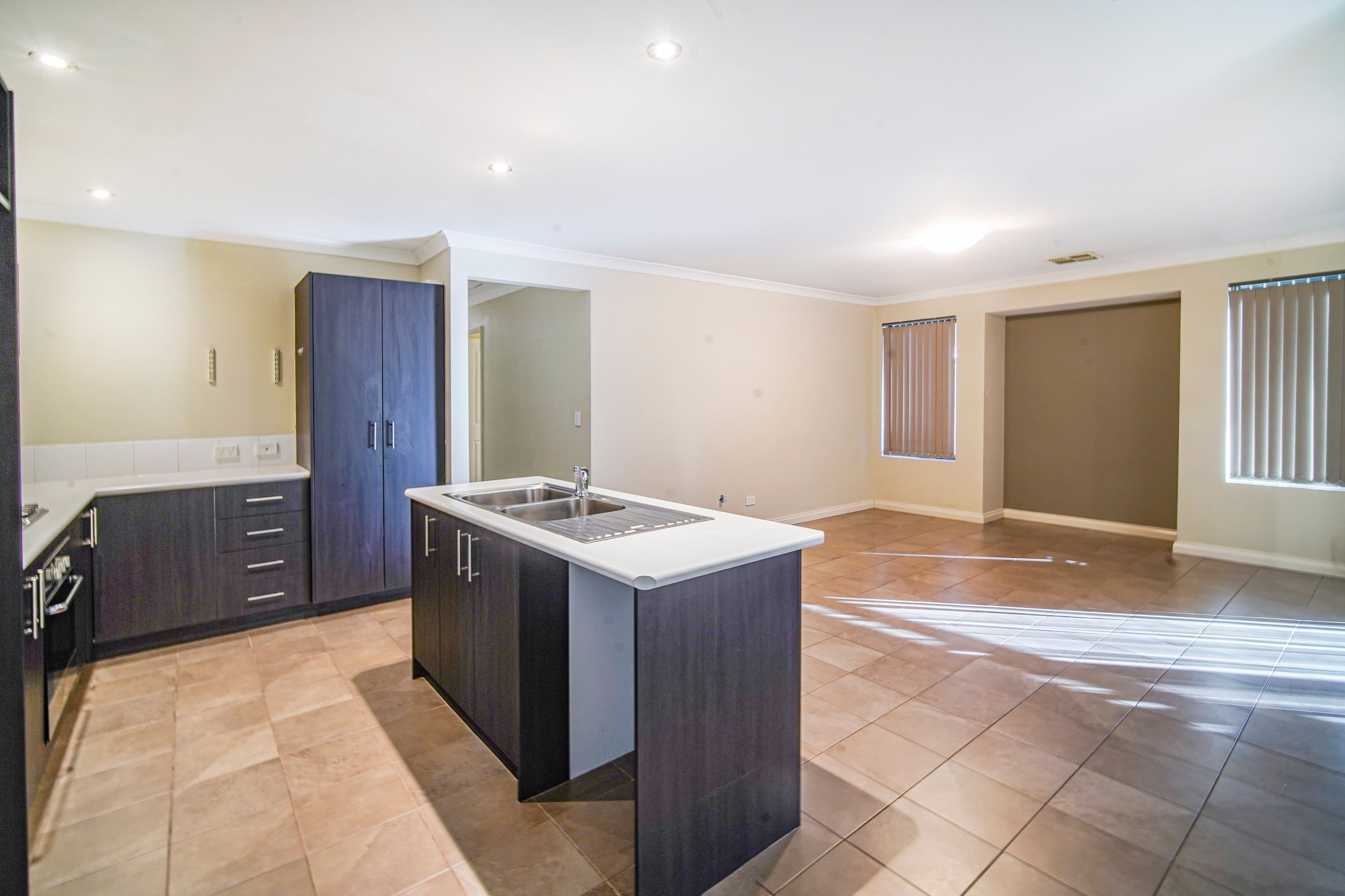 47 Orpington Street, Cloverdale WA 6105, Cloverdale - Thumbnail 4