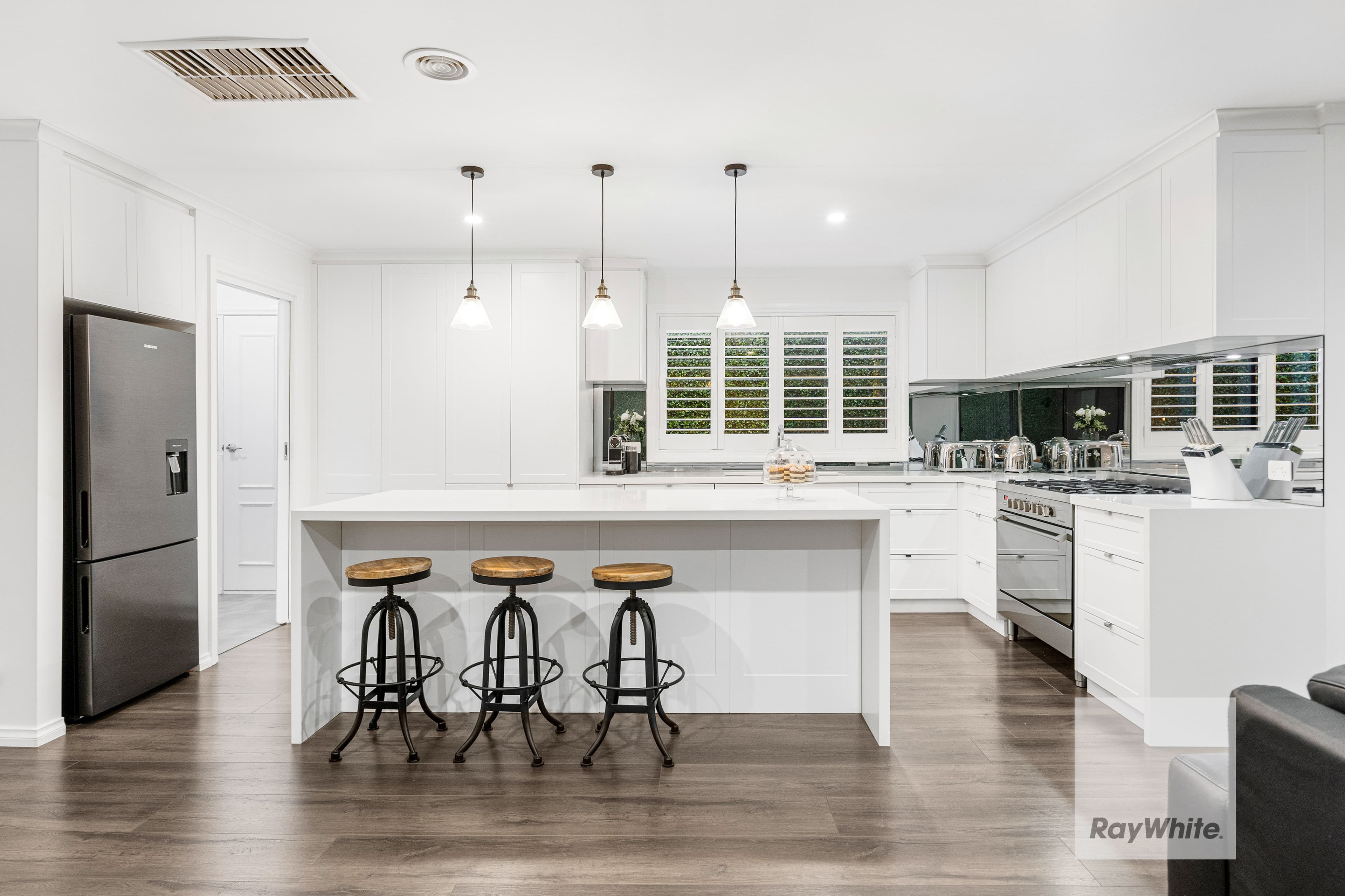 17 Blakeville Drive, Caroline Springs VIC 3023, Caroline Springs - Thumbnail 2