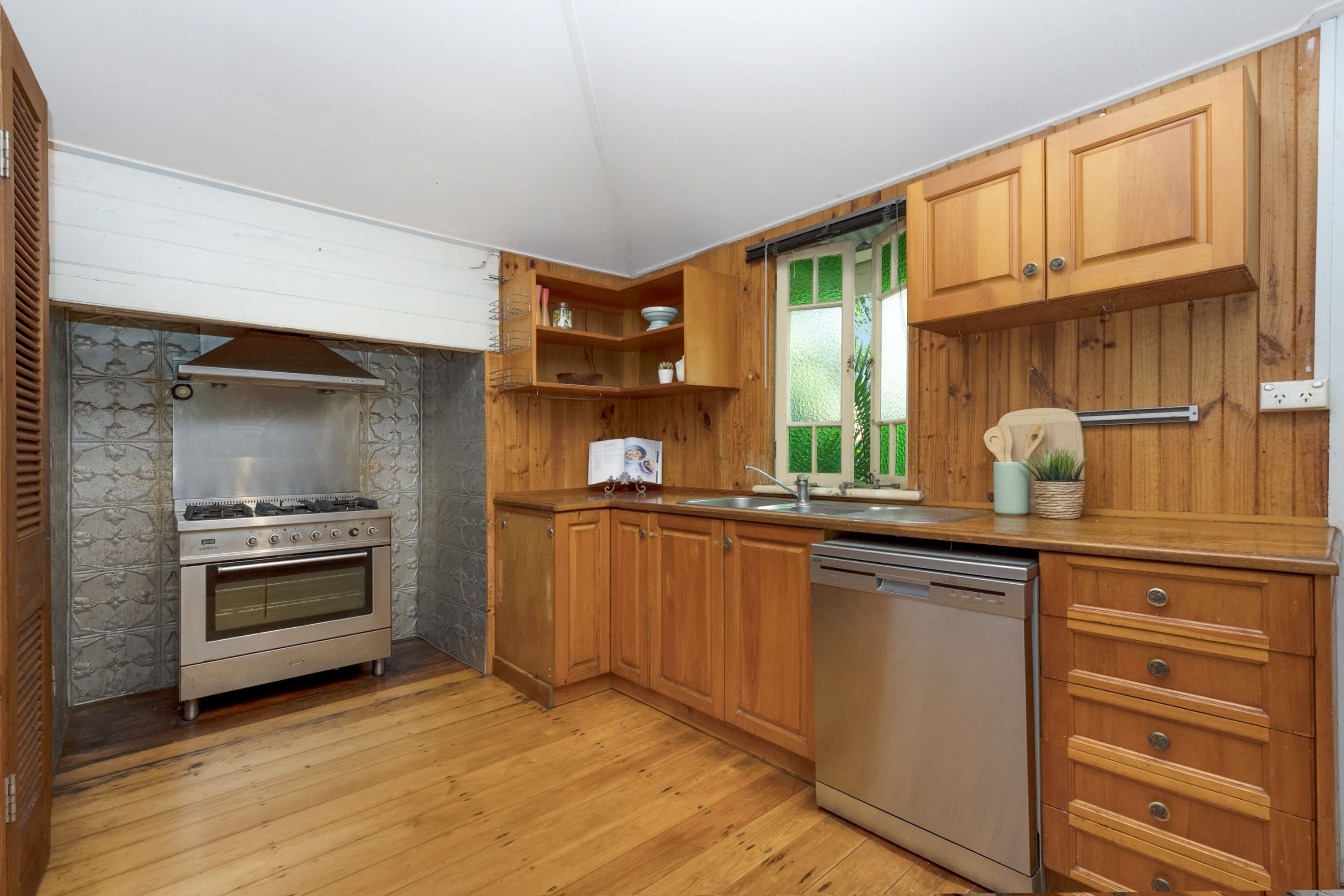 10 Camp Street, Mundingburra QLD 4812, Mundingburra - Thumbnail 3