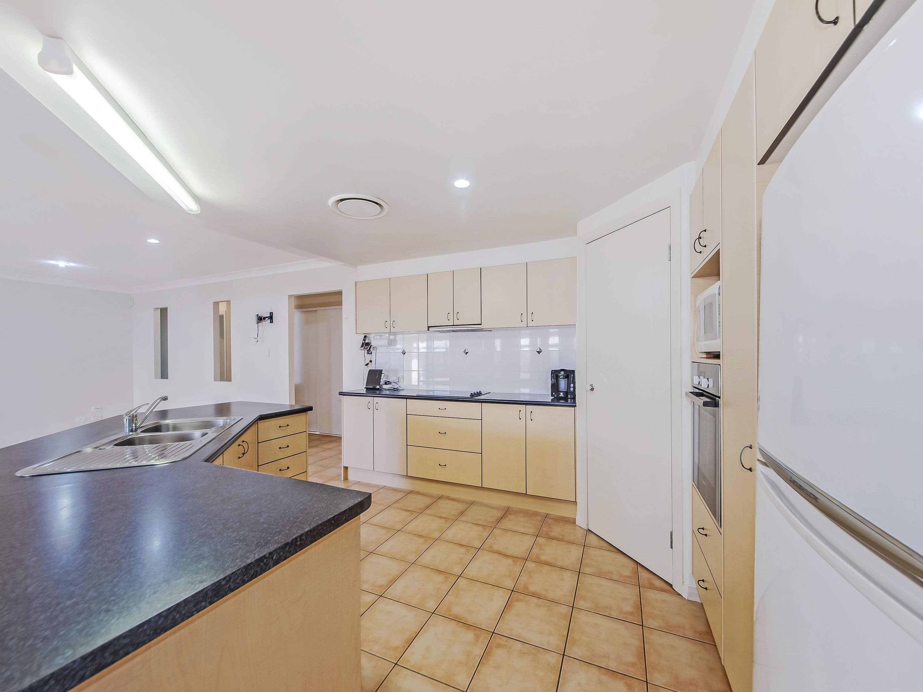 12 Highgreen Place, Thornlands QLD 4164, Thornlands - Thumbnail 2