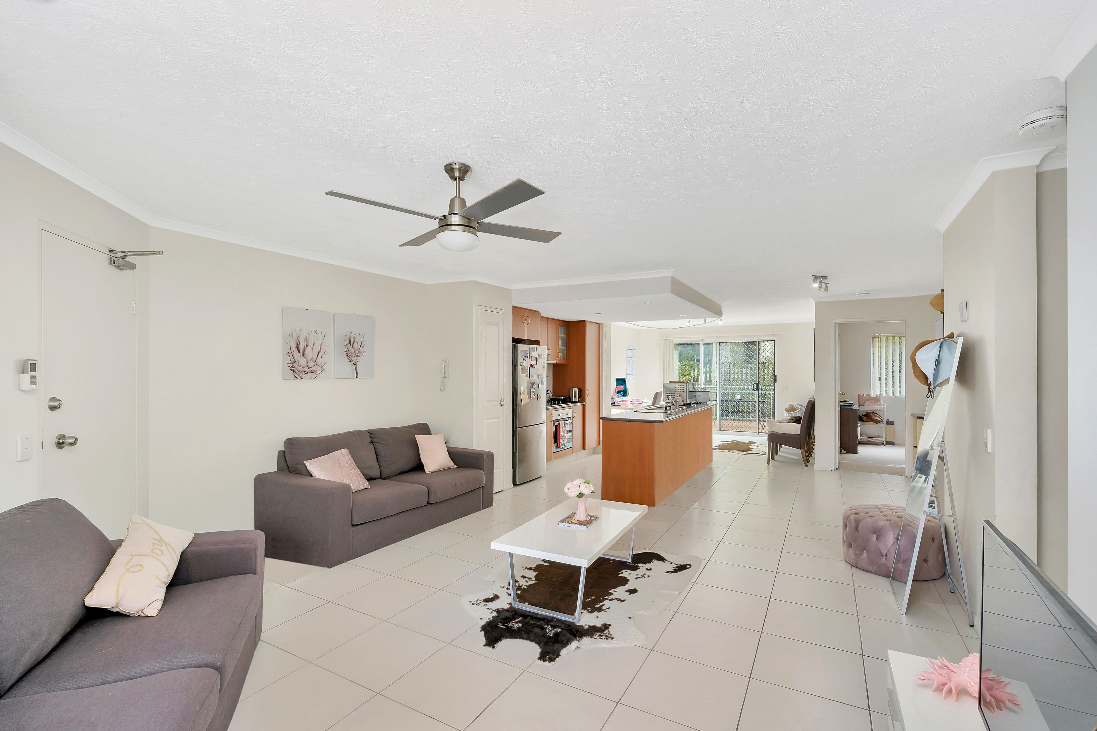7 Johnston Street, Southport QLD 4215, Southport - Thumbnail 3