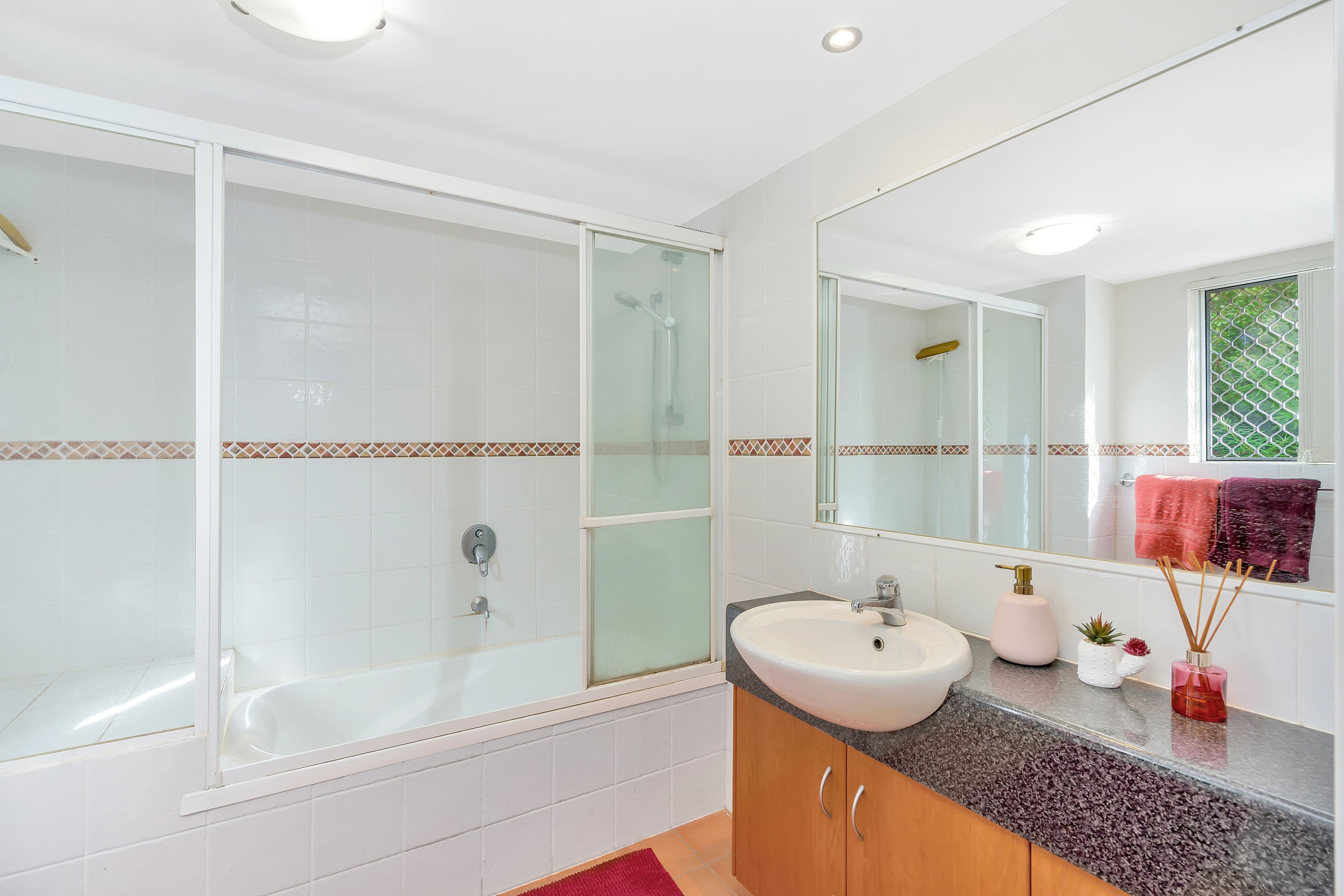 7 Johnston Street, Southport QLD 4215, Southport - Thumbnail 5