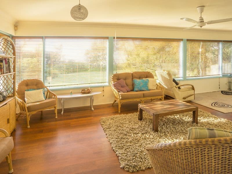 24 Mitchell Parade, Mollymook Beach - Thumbnail 3