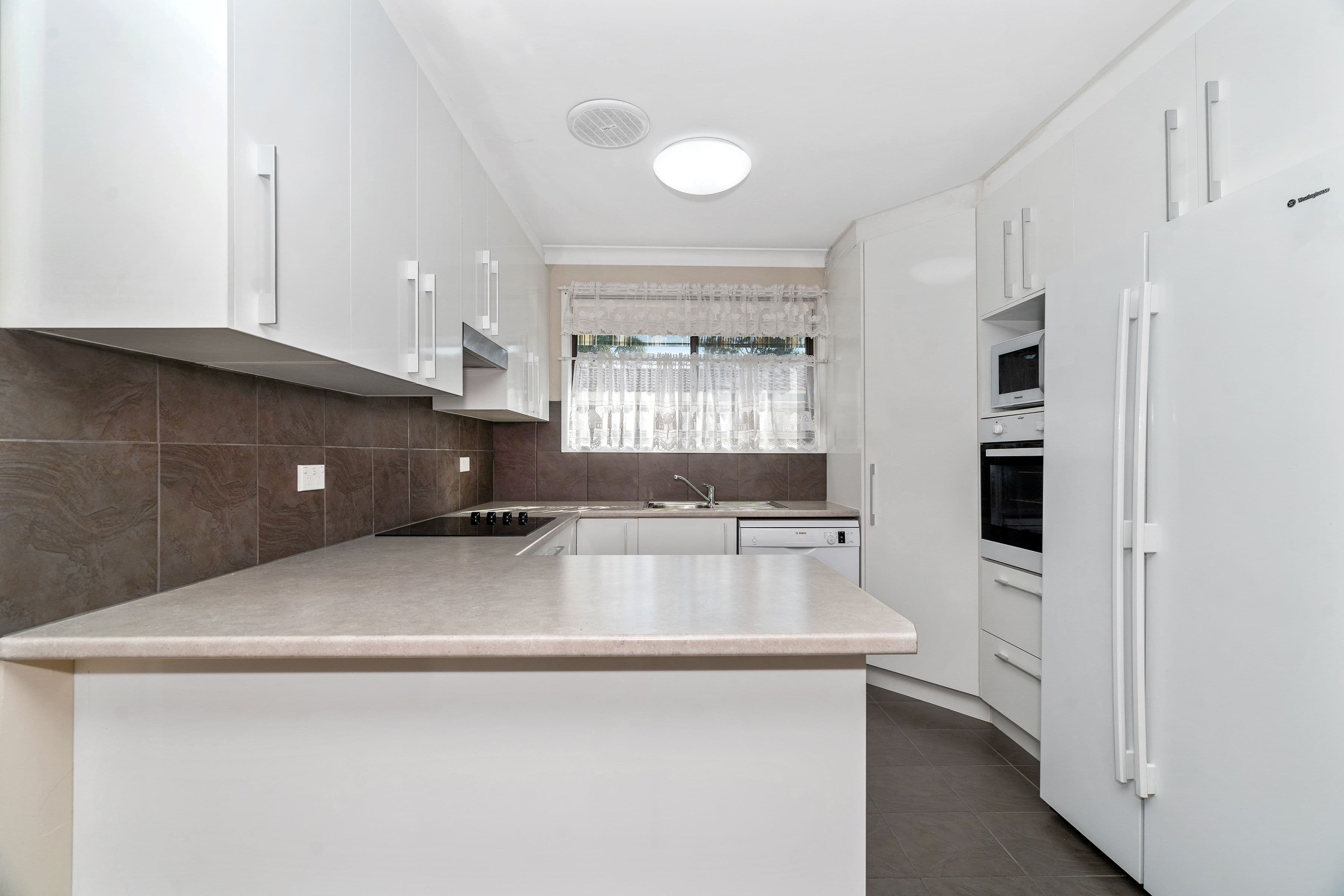 24 Farmaner Parkway, Ellenbrook, Mannering Park - Thumbnail 6
