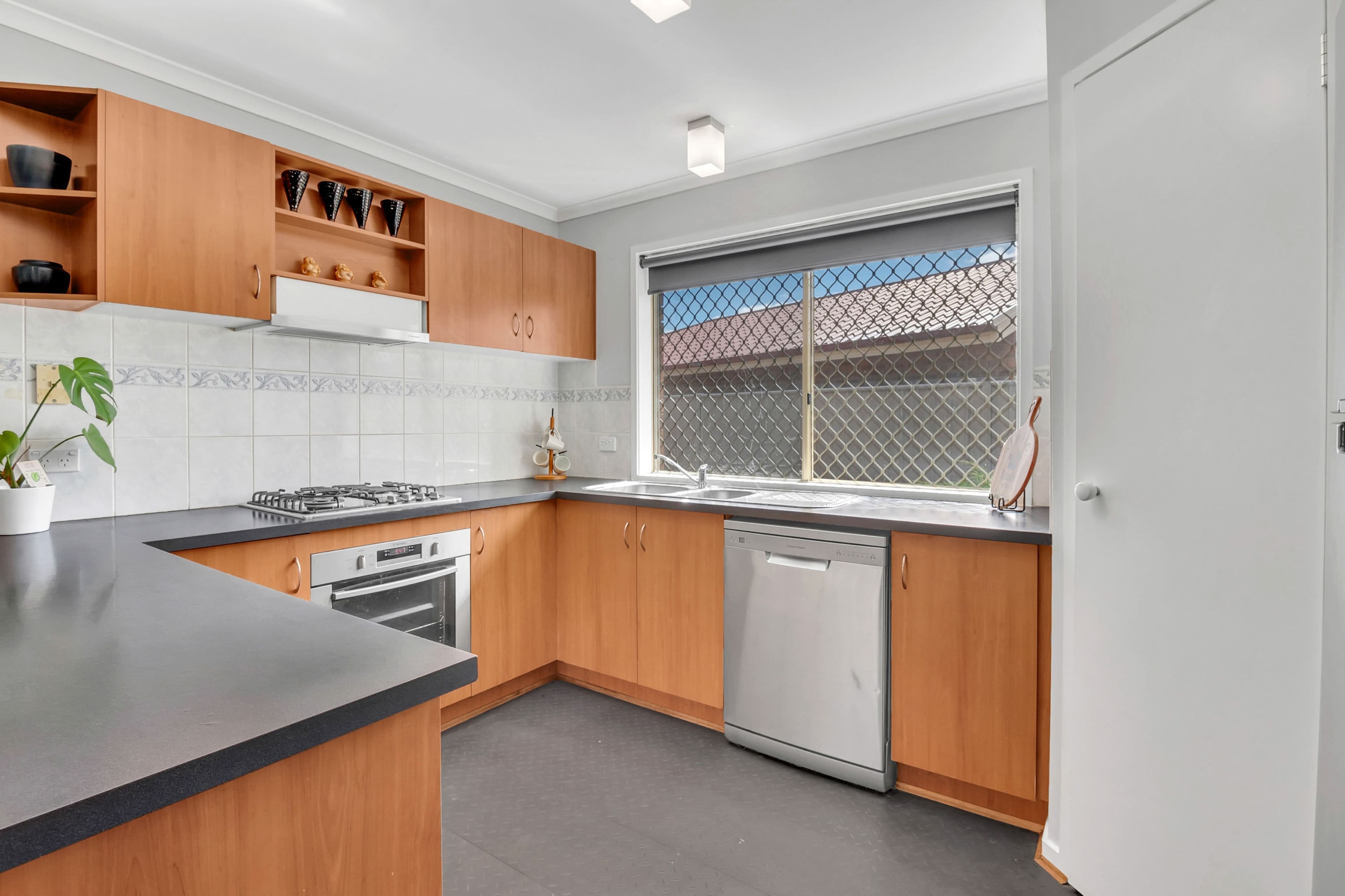 13 Goulburn Way, Craigieburn VIC 3064, Craigieburn - Thumbnail 8