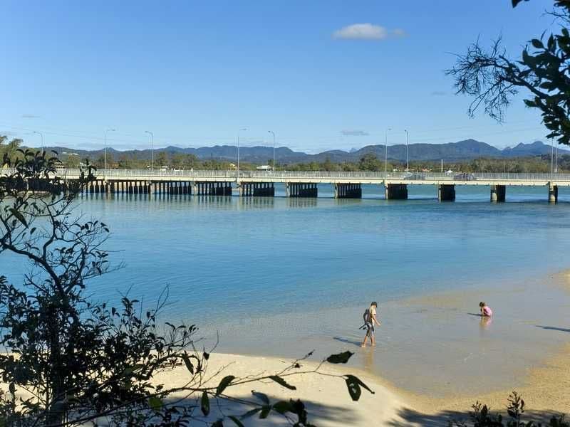 37 Twenty Fifth Avenue, PALM BEACH QLD 4221, Palm Beach - Thumbnail 4
