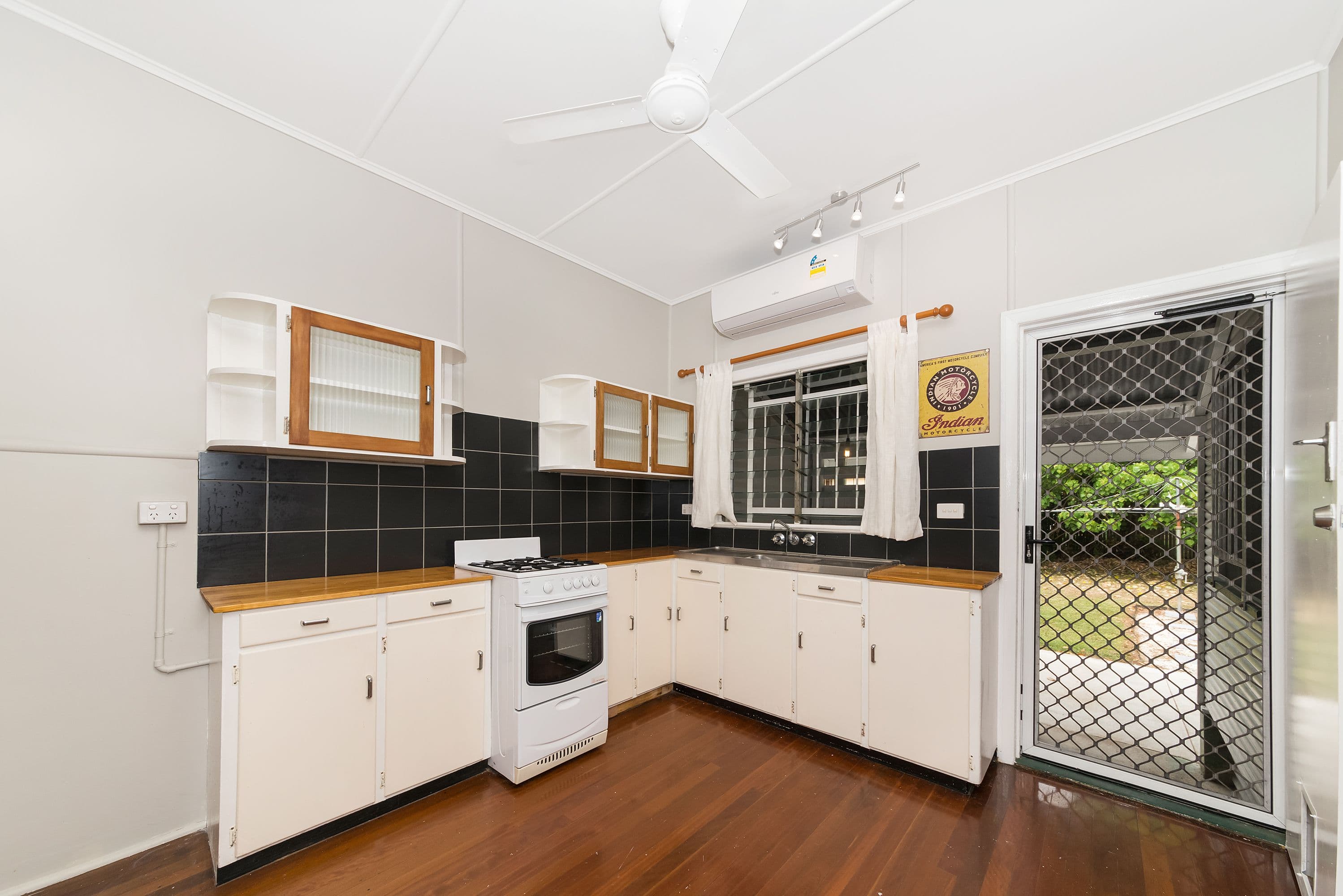 26 Surrey Street, Hyde Park QLD 4812, Hyde Park - Thumbnail 3