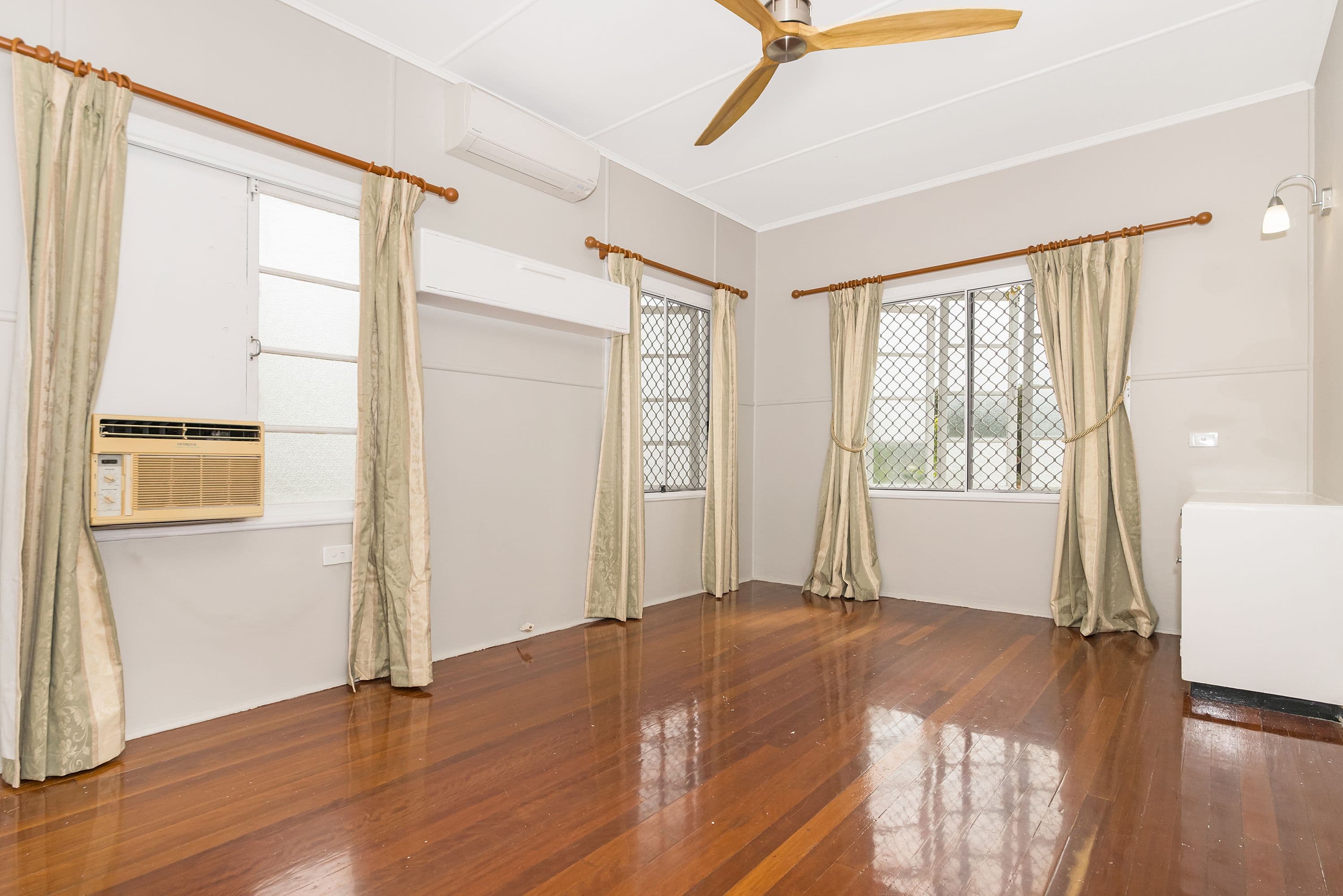 26 Surrey Street, Hyde Park QLD 4812, Hyde Park - Thumbnail 4