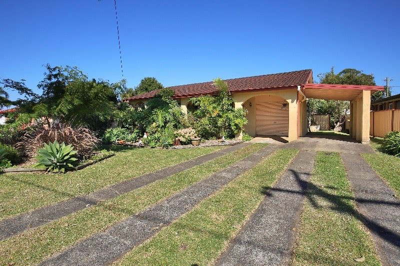 3 Orient Avenue, Orient Point - Image 1