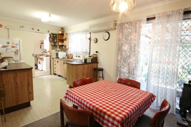 1 Brandon Court, KIPPA-RING QLD 4021, Kippa-Ring - Thumbnail 2