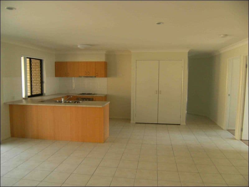 8 Calimon Court, COALFALLS QLD 4305, Coalfalls - Thumbnail 2