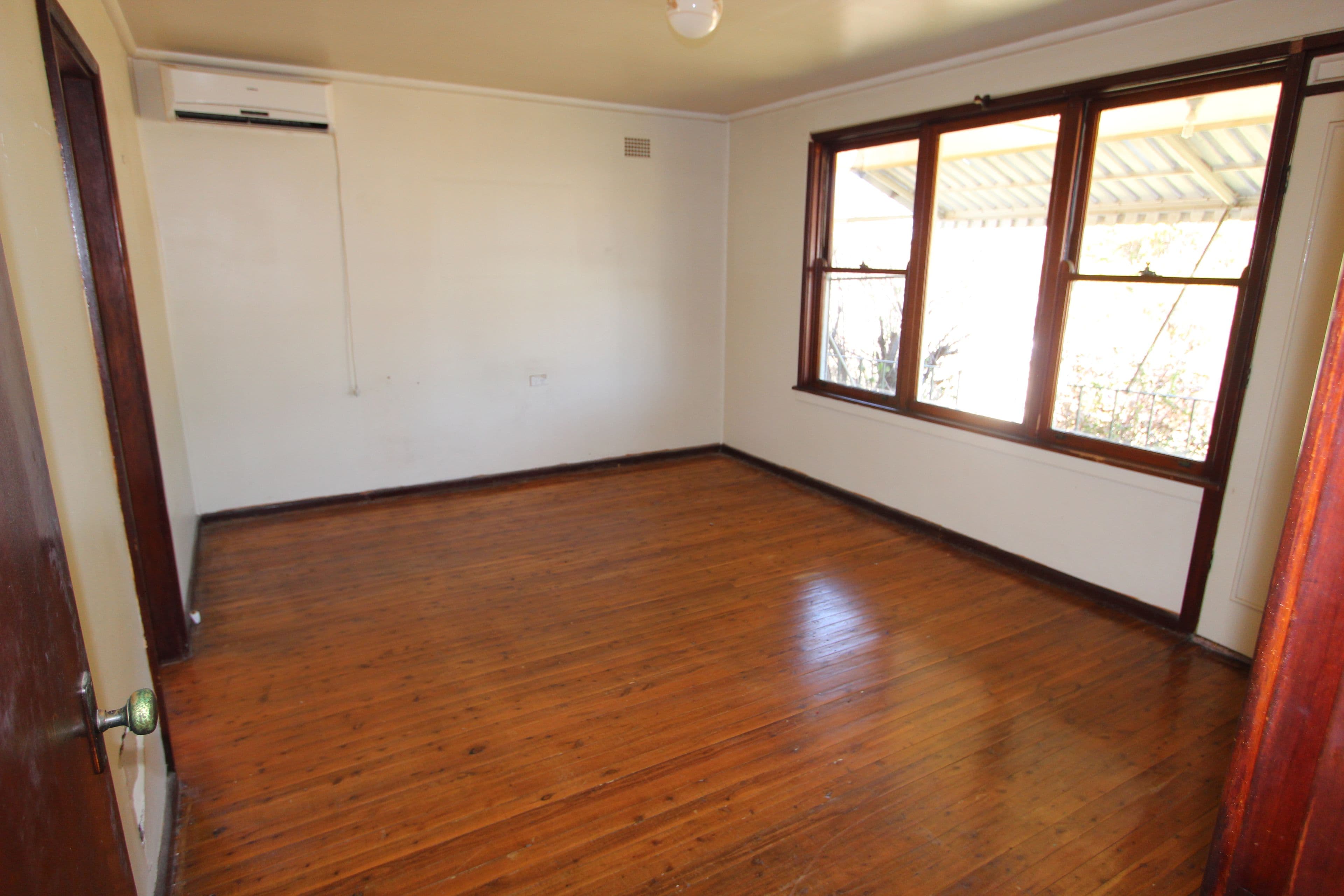 5 Sulman Road, Cabramatta West - Thumbnail 2