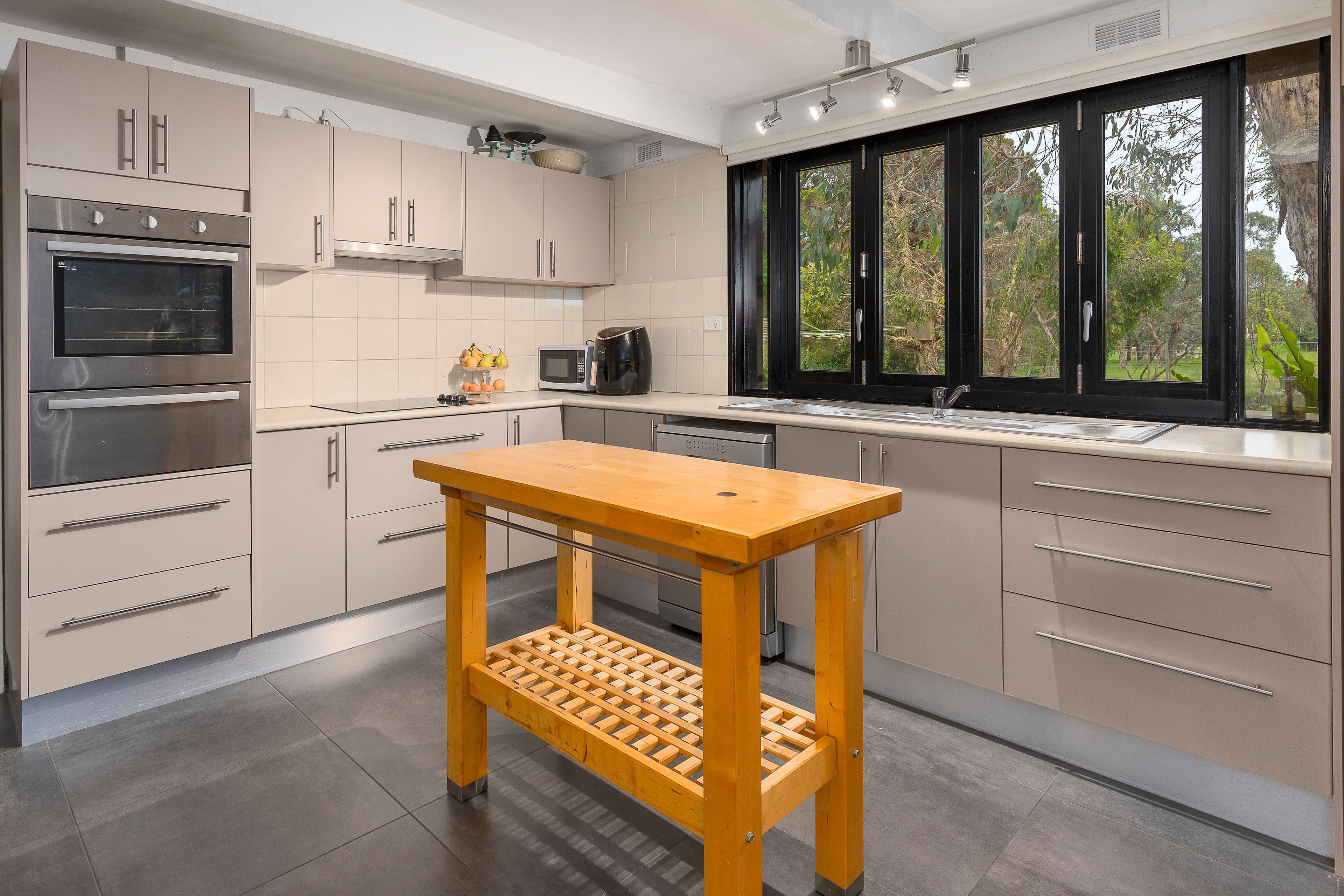446 Waterfall Gully Road, Rosebud VIC 3939, Rosebud - Thumbnail 2