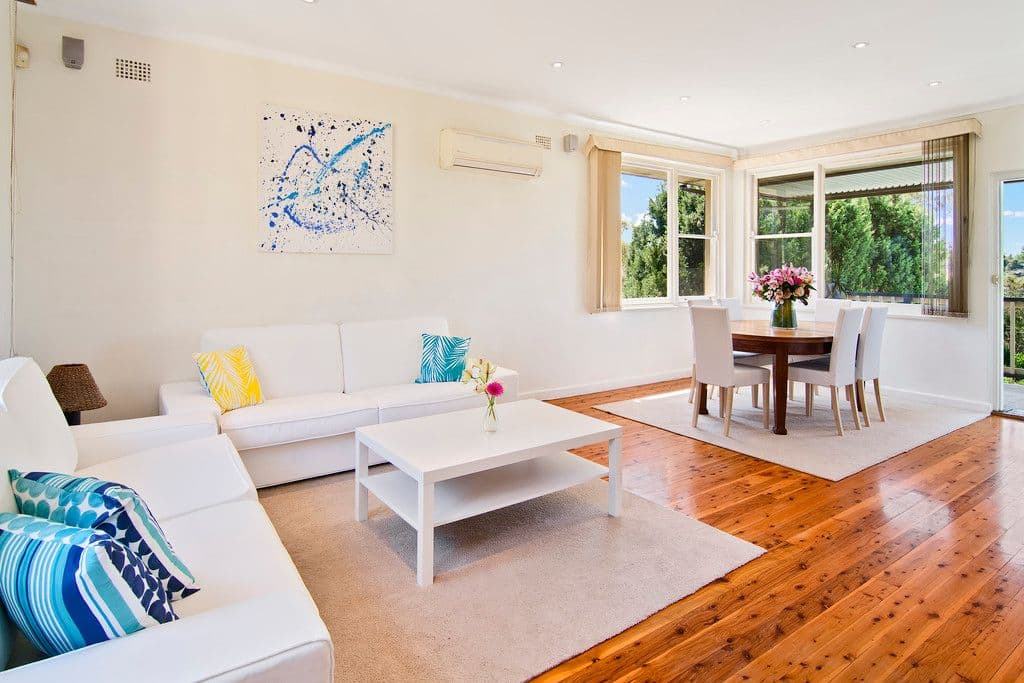 13 Victoria Avenue, Middle Cove - Thumbnail 2