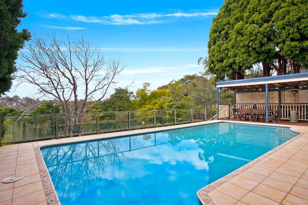 13 Victoria Avenue, Middle Cove - Thumbnail 3