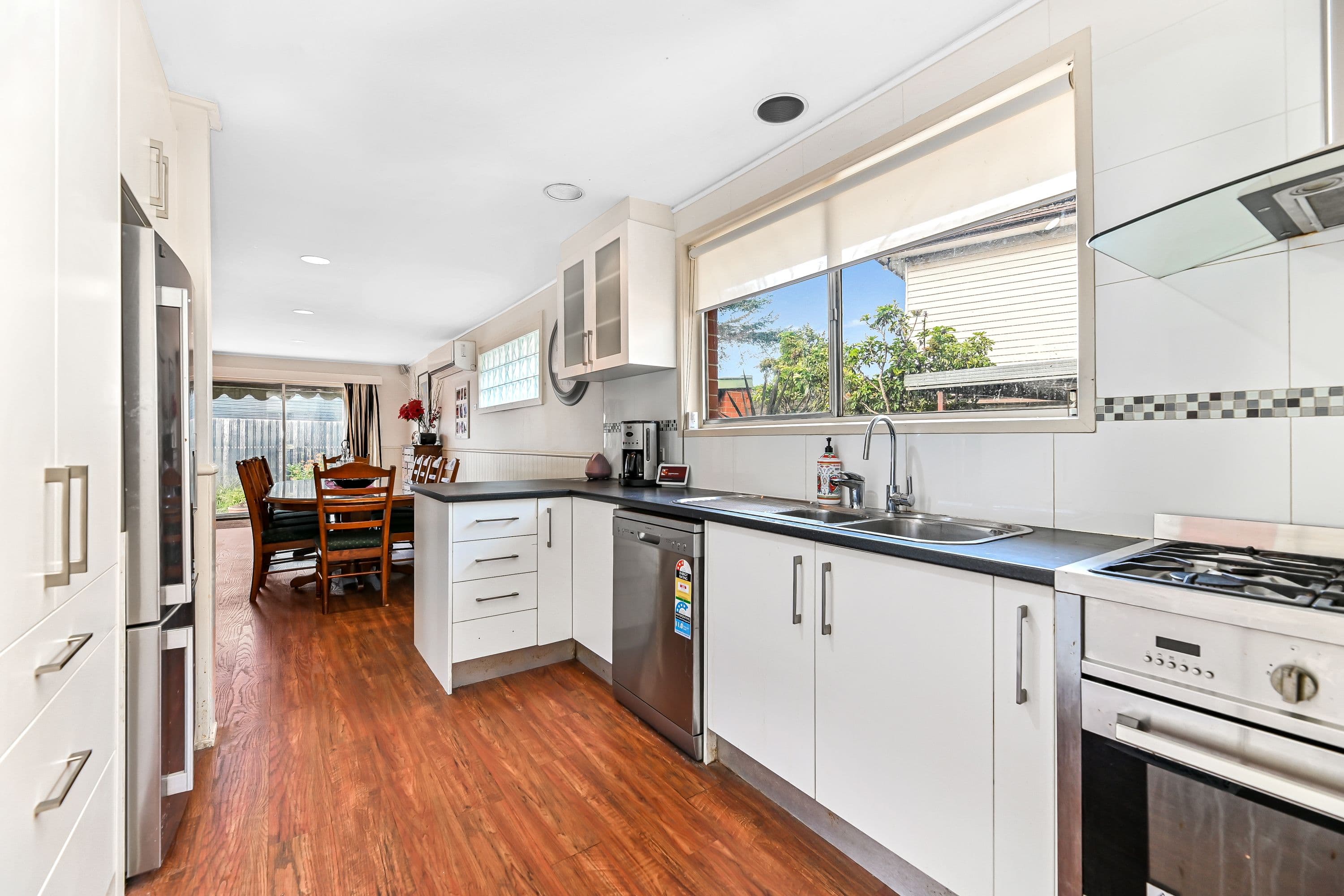 10 Coppin Court, Glen Waverley VIC 3150, Glen Waverley - Thumbnail 2