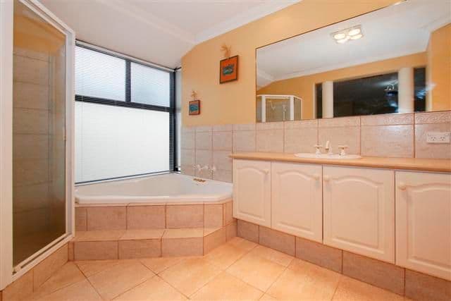 18 Burford Place, CANNING VALE WA 6155, Canning Vale - Thumbnail 5