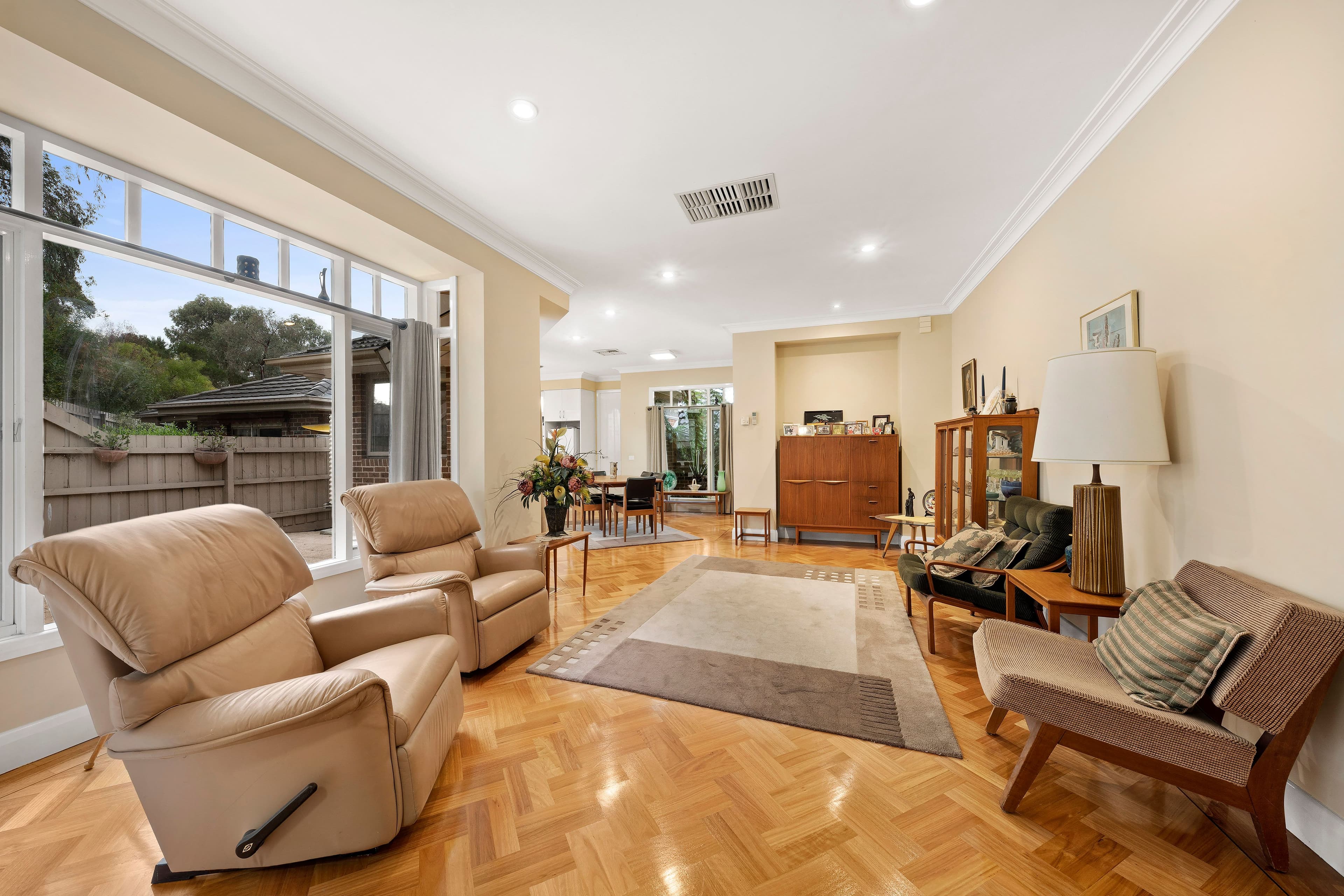 6 Salisbury Avenue, Blackburn VIC 3130, Blackburn - Thumbnail 2