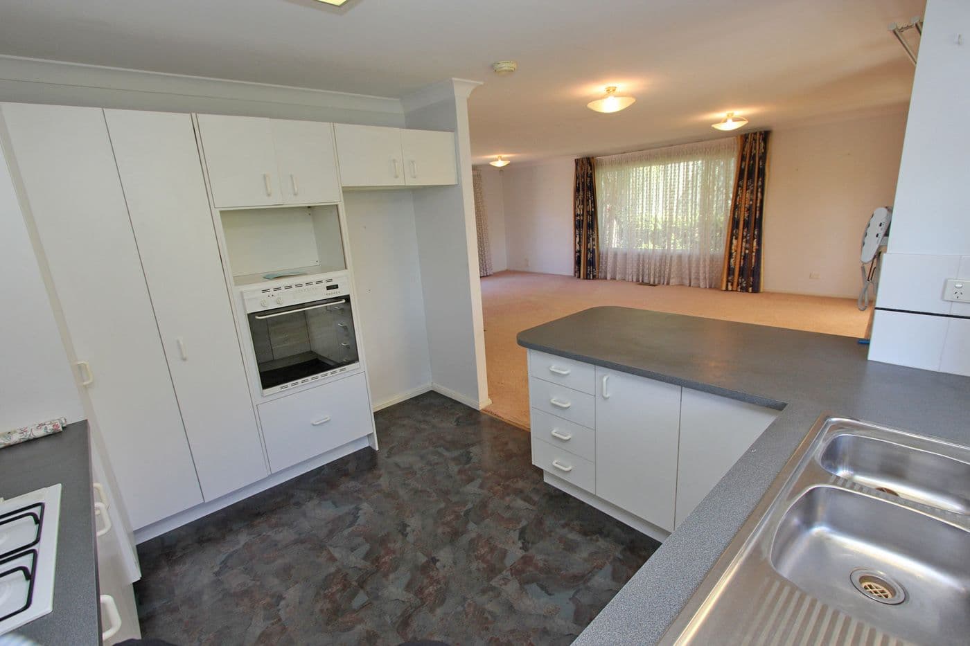 6 St Andrews Close, Green Point NSW 2251, Green Point - Thumbnail 6