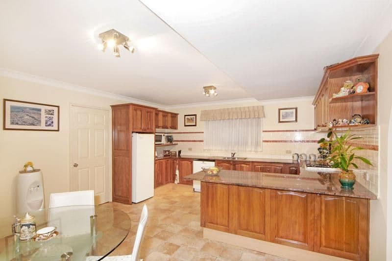 33 Curzon Avenue, BATEAU BAY NSW 2261, Bateau Bay - Thumbnail 2