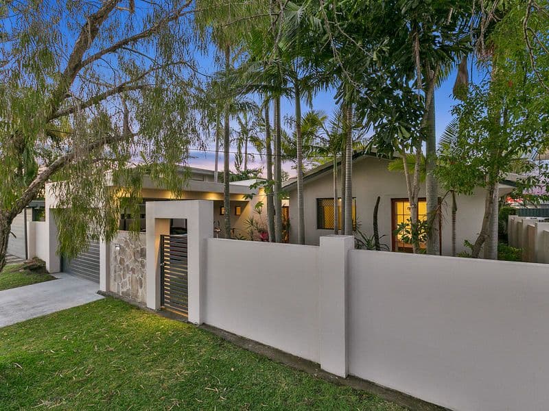 33 Coogeen Street, Sorrento QLD 4217, Sorrento - Image 1
