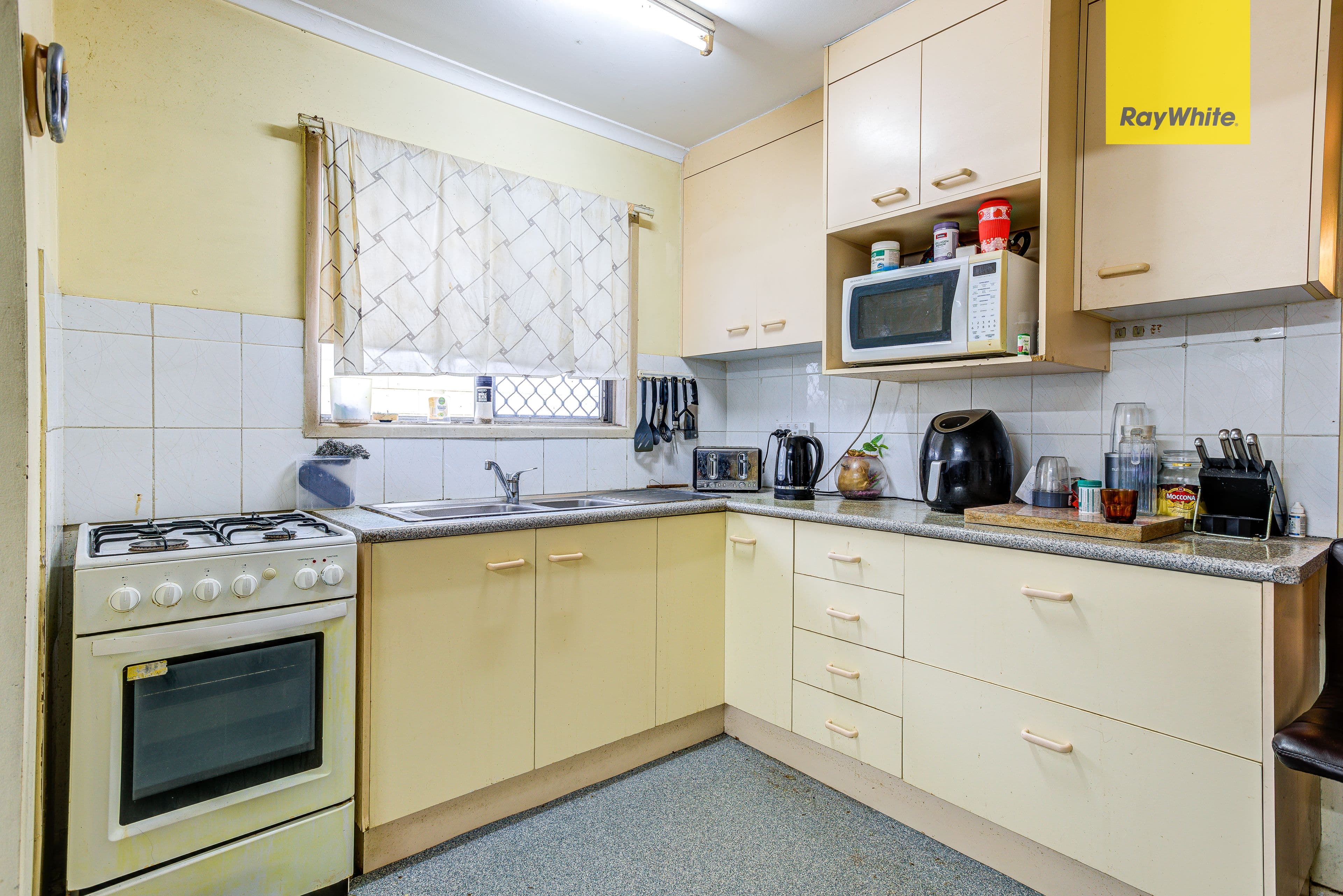 11 Heather Street, Logan Central QLD 4114, Logan Central - Thumbnail 5