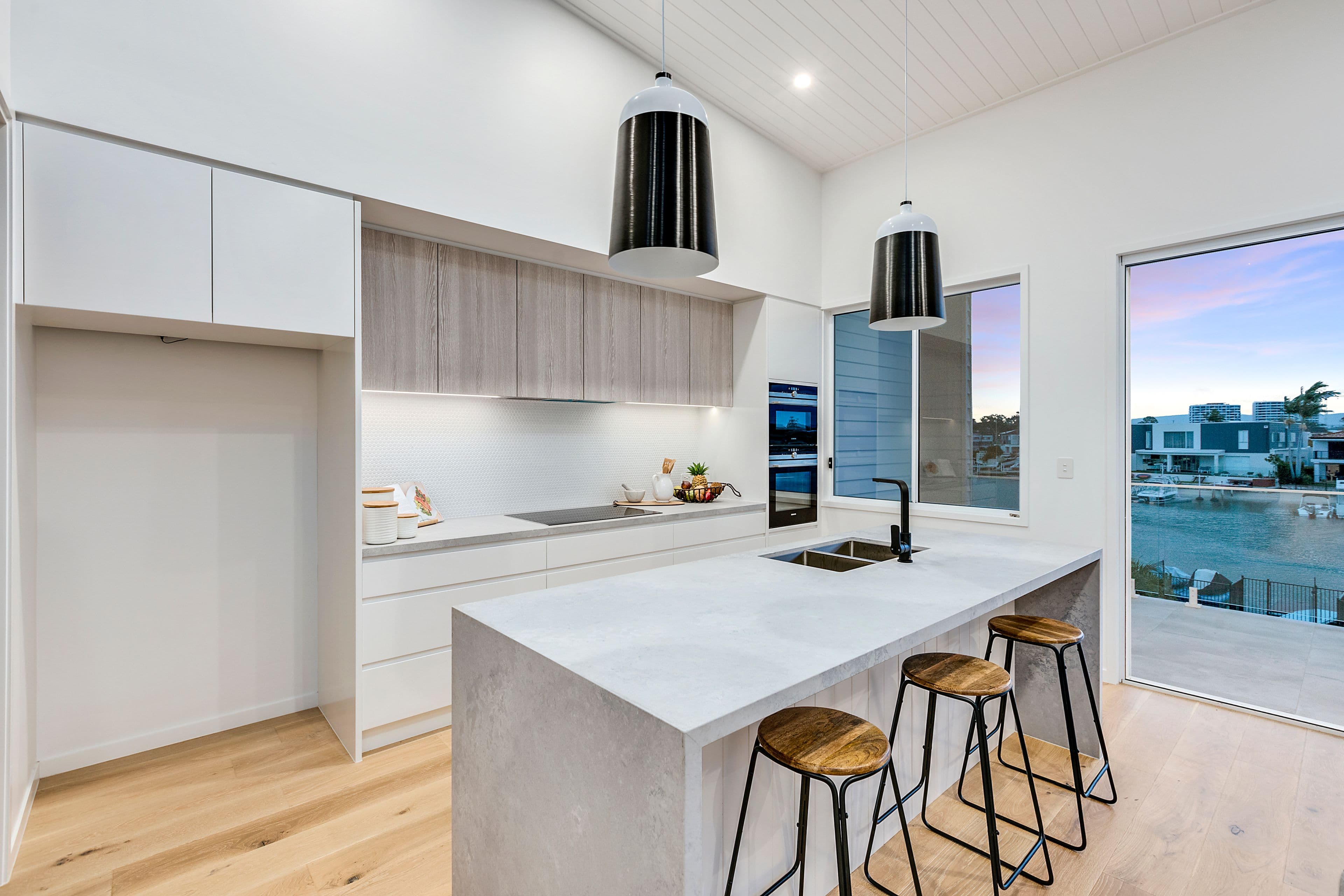 16 Back Street, Biggera Waters QLD 4216, Biggera Waters - Thumbnail 2