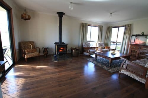 1 Forbes Creek Road, HOSKINSTOWN NSW 2621, Hoskinstown - Thumbnail 3