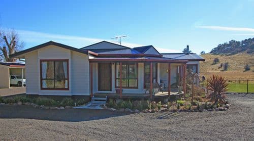 1 Forbes Creek Road, HOSKINSTOWN NSW 2621, Hoskinstown - Thumbnail 4