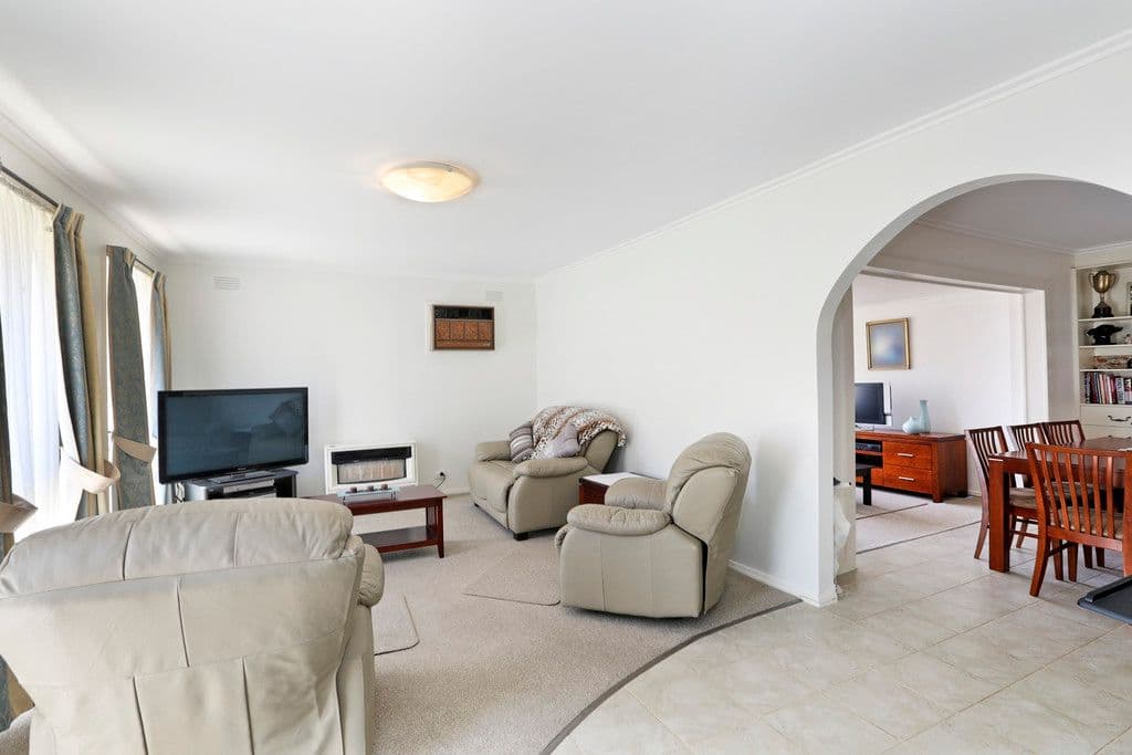 13 Melrose Street, Lara VIC 3212, Lara - Thumbnail 2