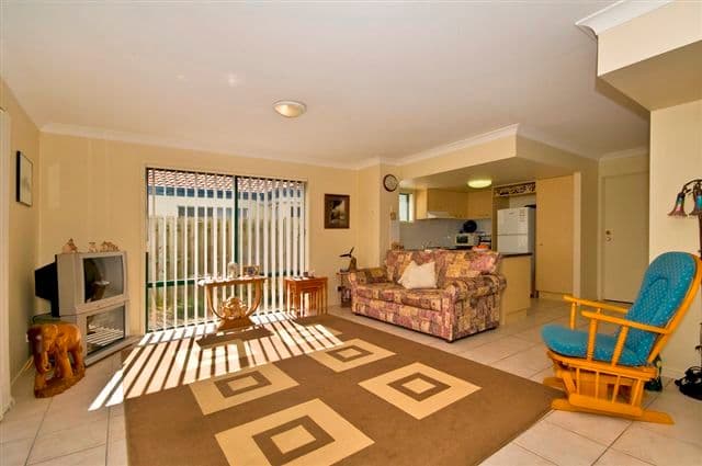 55 Marble Arch Place, ARUNDEL QLD 4214, Arundel - Thumbnail 4
