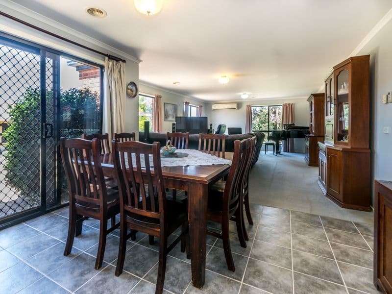 21 Princeton Avenue, Melton West VIC 3337, Melton West - Thumbnail 4