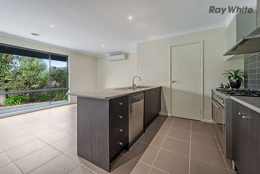 15 Lawson Place, Burnside Heights VIC 3023, Burnside Heights - Thumbnail 7