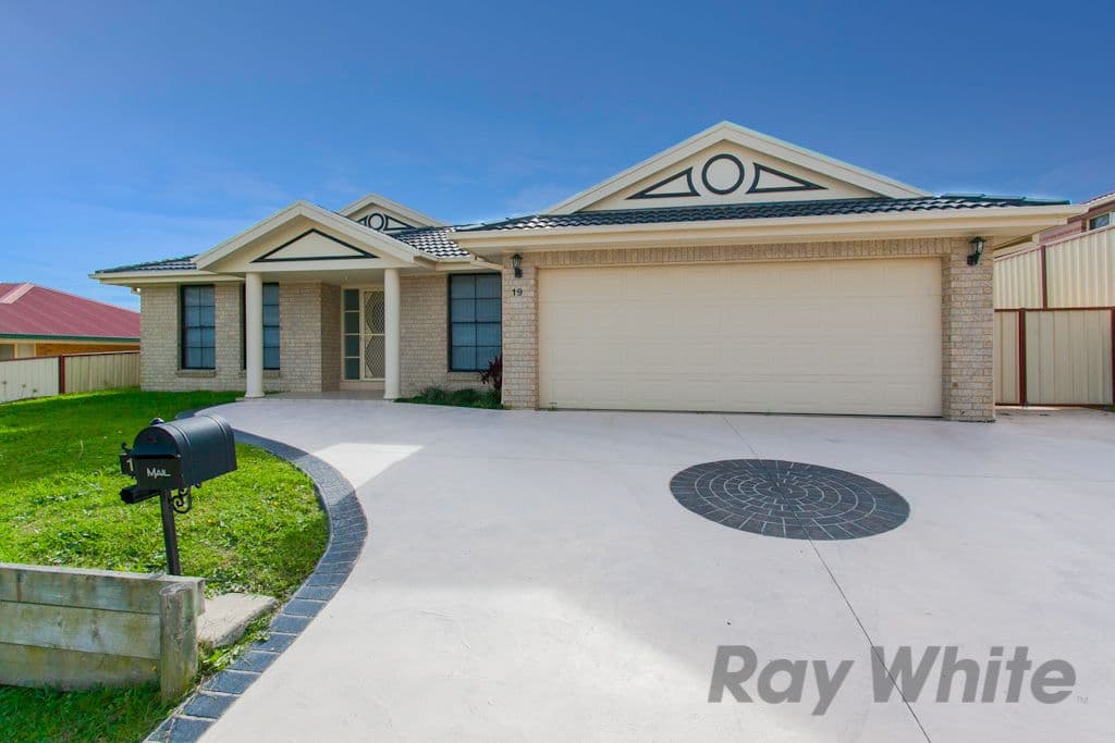19 Toucan Close, CAMERON PARK NSW 2285, Cameron Park - Image 1