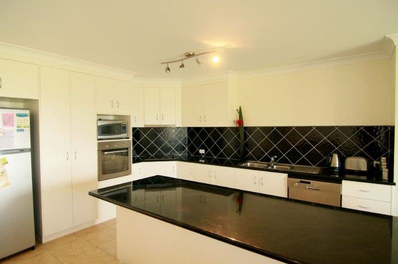 2 Cuttaburra Crescent, GLENVALE QLD 4350, Glenvale - Thumbnail 3