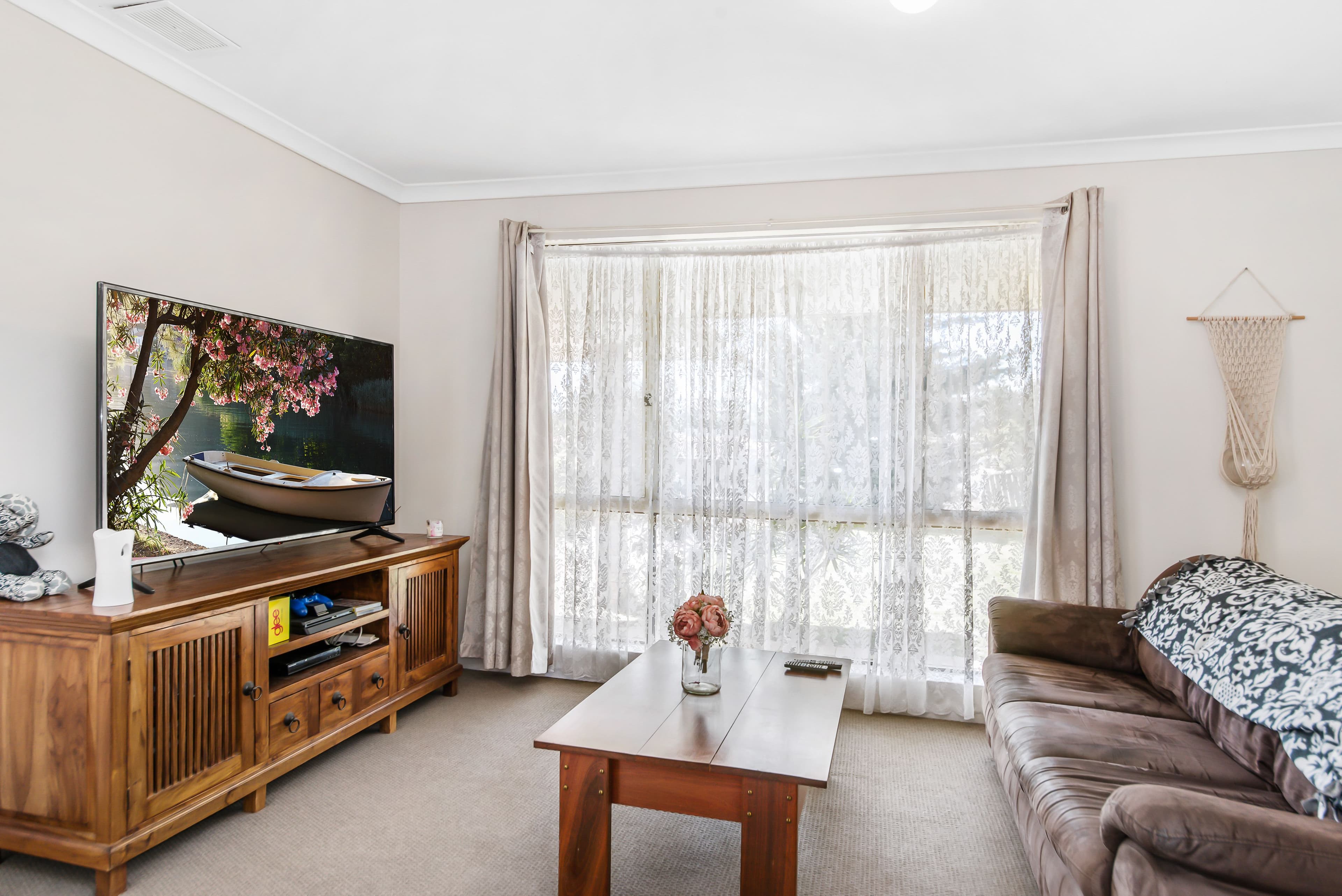 6 Birch Way, Australind WA 6233, Australind - Thumbnail 4