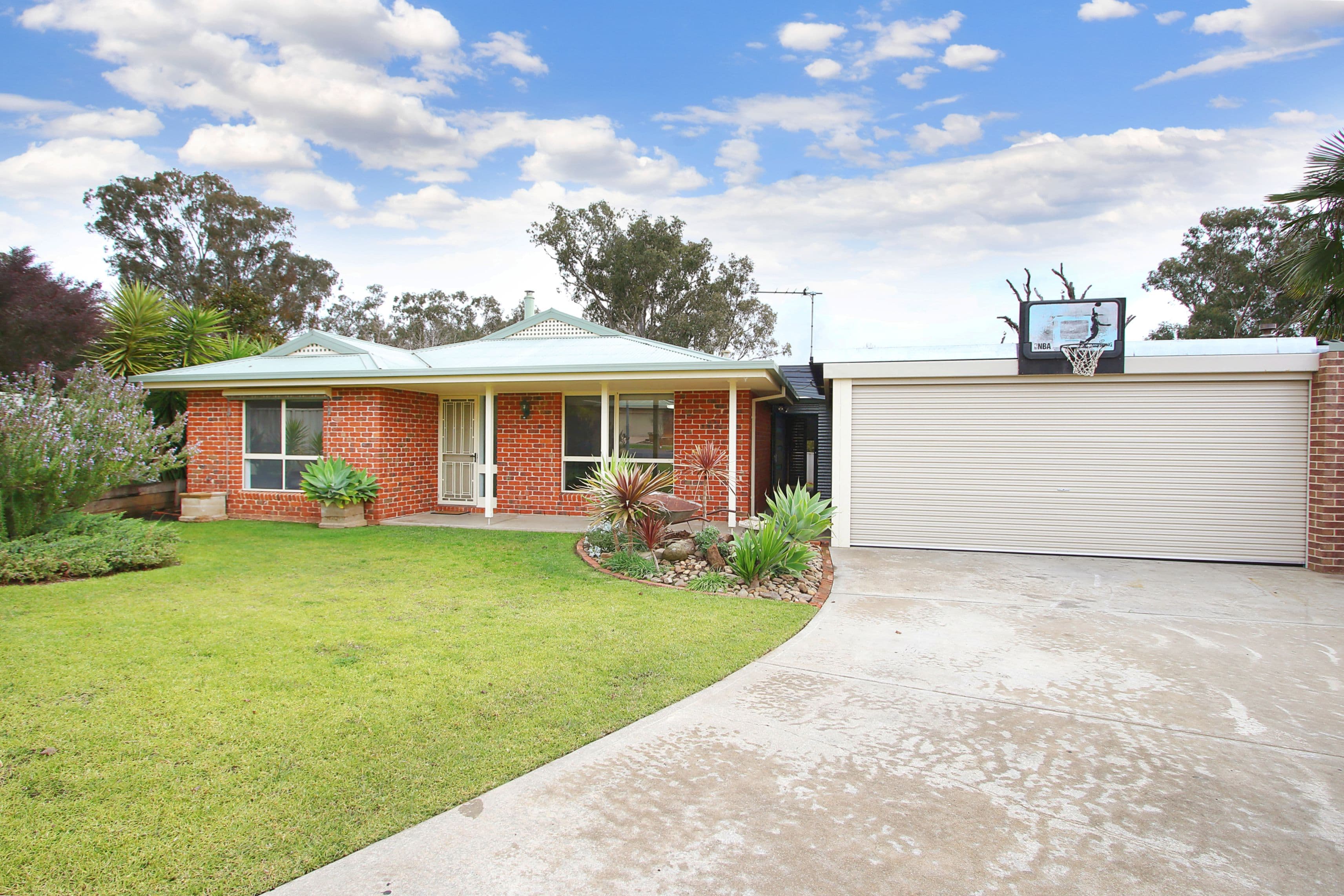 7 Heron Court, West Wodonga VIC 3690, West Wodonga - Image 1