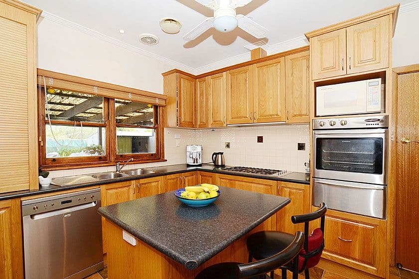 37 Travers Street, THOMASTOWN VIC 3074, Thomastown - Thumbnail 2