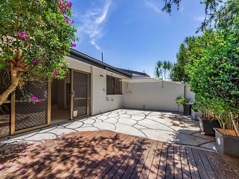 9 Freyburg Street, Bundall QLD 4217, Bundall - Thumbnail 2