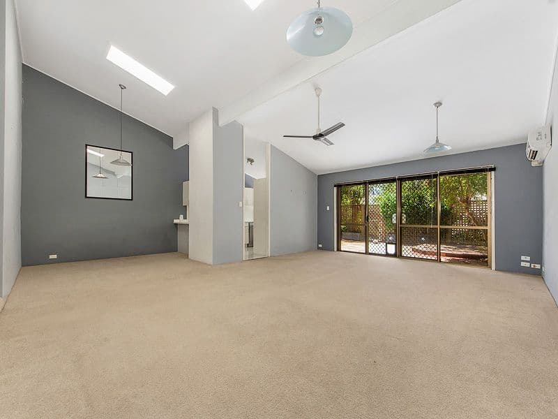 9 Freyburg Street, Bundall QLD 4217, Bundall - Thumbnail 4