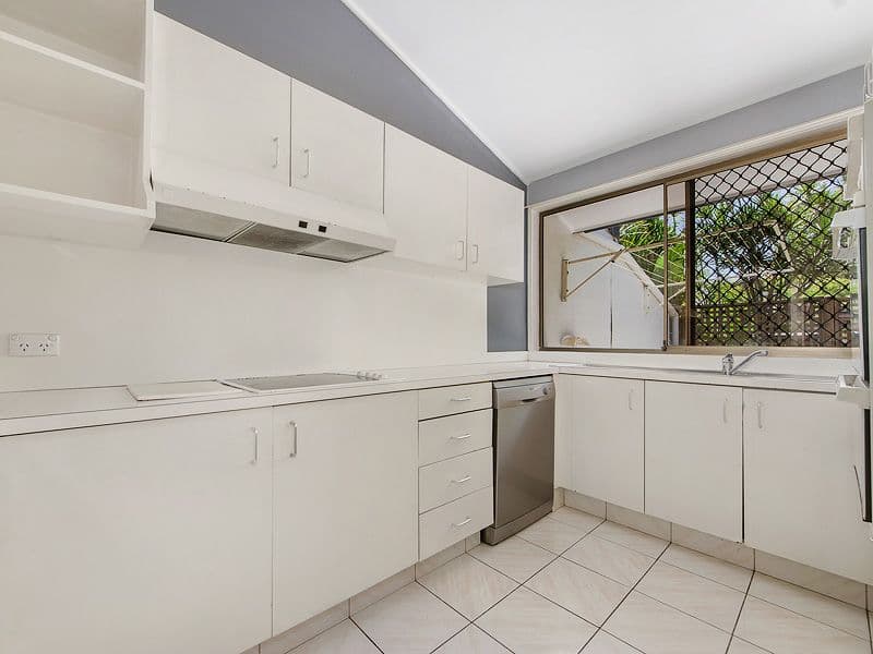 9 Freyburg Street, Bundall QLD 4217, Bundall - Thumbnail 7