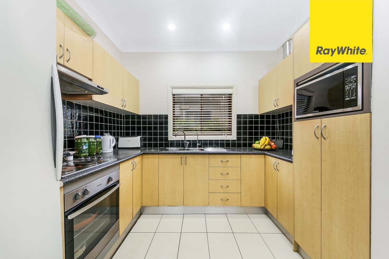 9 Noosa Court, Seaford Rise - Thumbnail 4