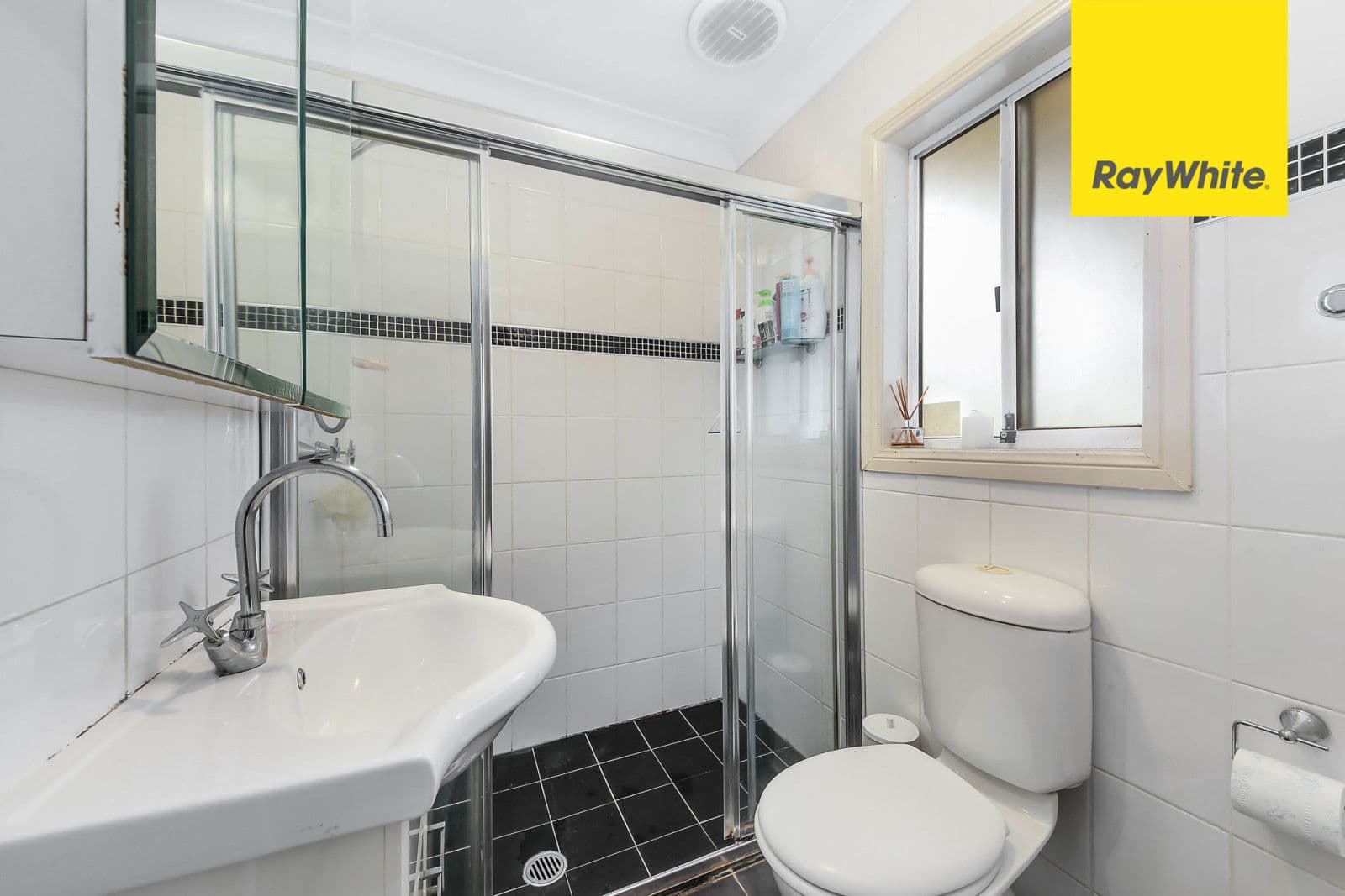 9 Noosa Court, Seaford Rise - Thumbnail 5