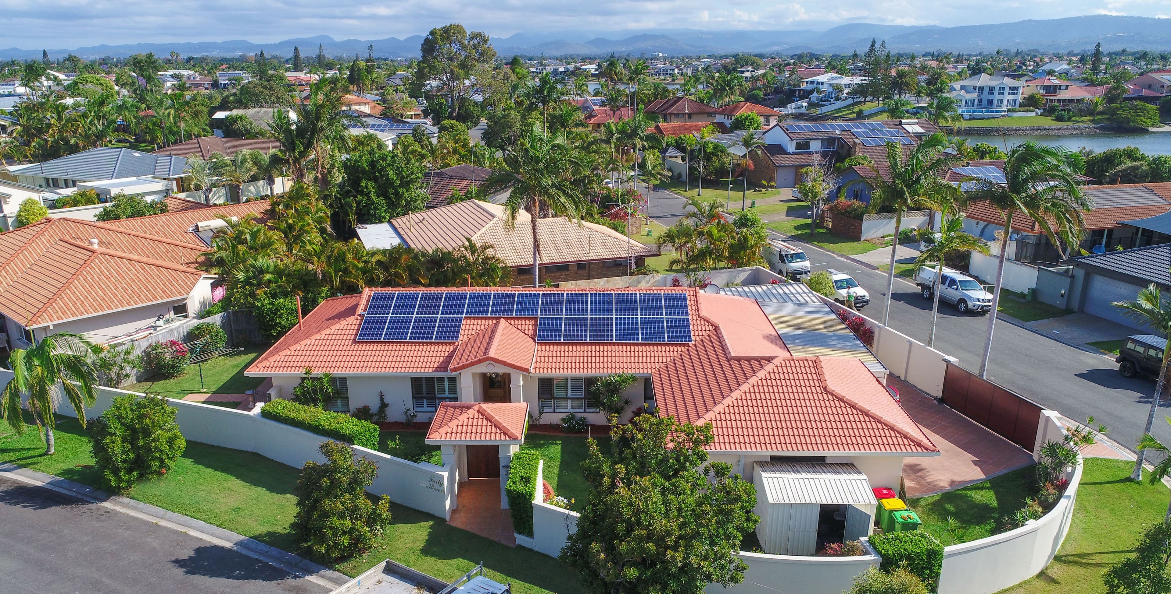 47 Claymore Crescent, Sorrento QLD 4217, Sorrento - Thumbnail 2