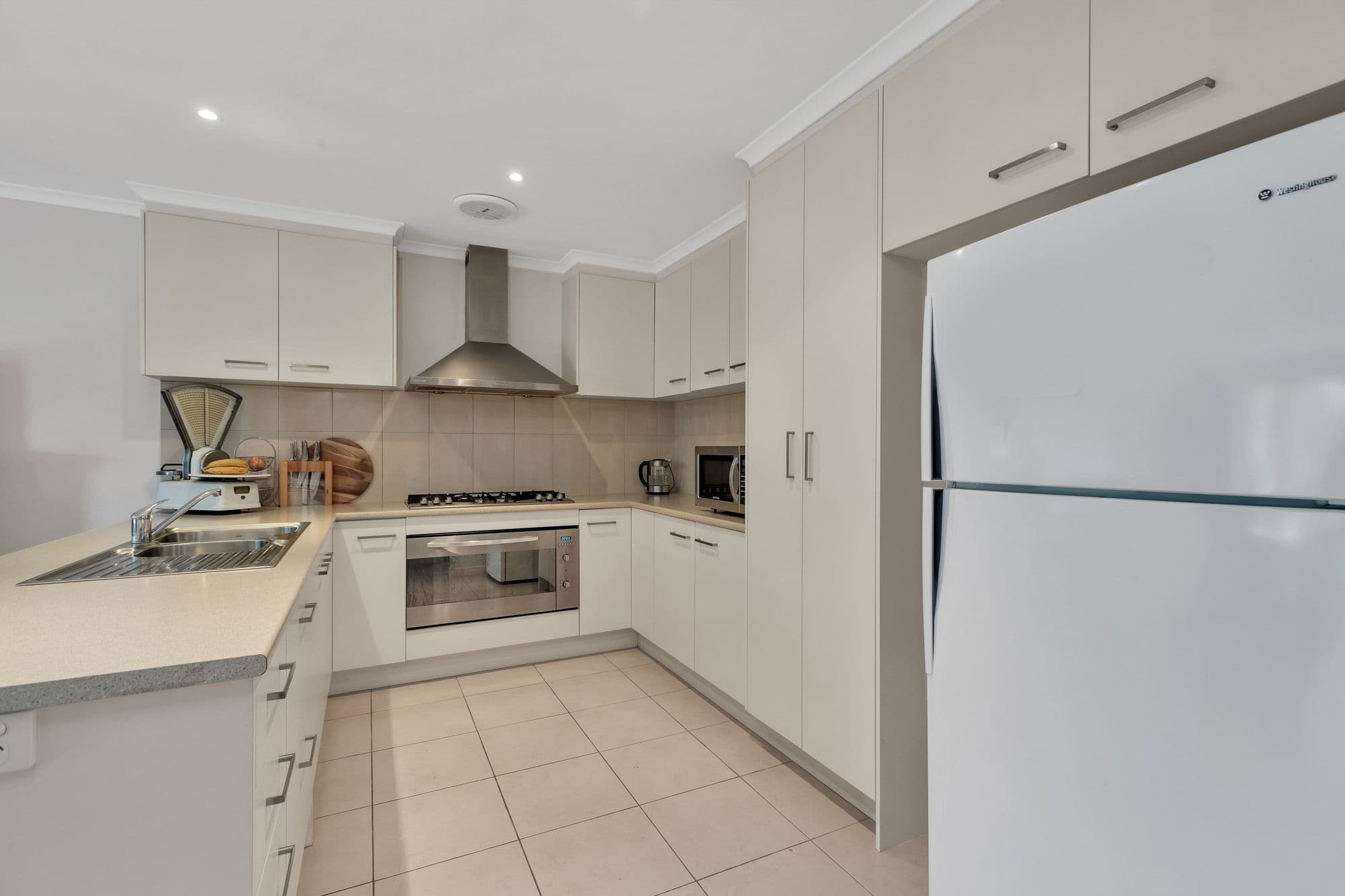 17B Goegan Street, Werribee VIC 3030, Werribee - Thumbnail 2