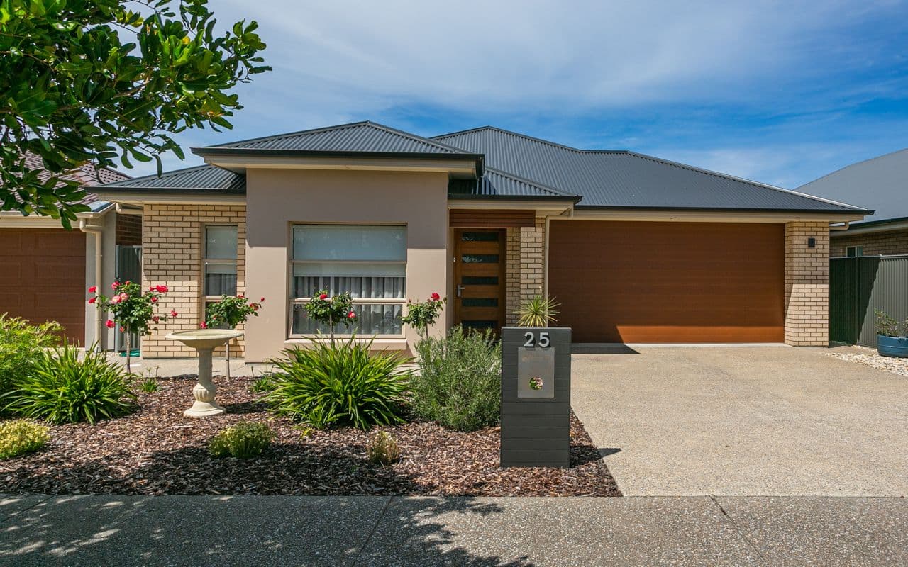 25 Central Drive, Victor Harbor SA 5211, Victor Harbor - Image 1