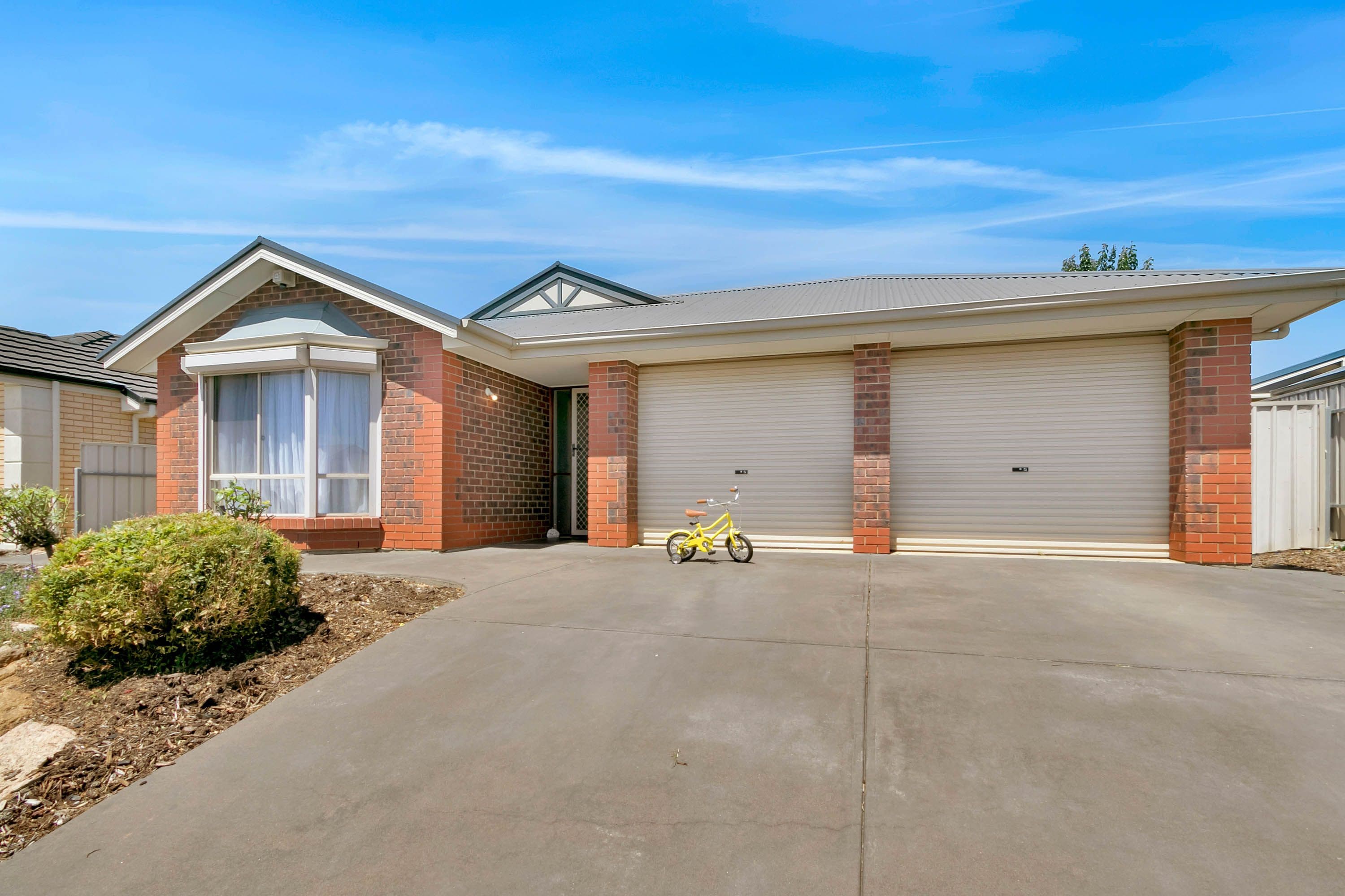 11 Chelmsford Street, Craigmore SA 5114, Craigmore - Thumbnail 2