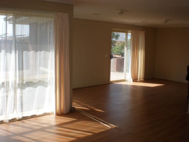 5 Hayes Close, WALLAN VIC 3756, Wallan - Thumbnail 5